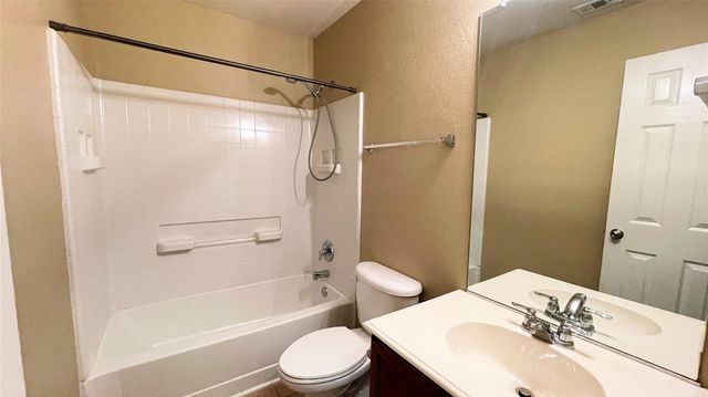 8203 Macgregor Drive, Arlington, TX 76002