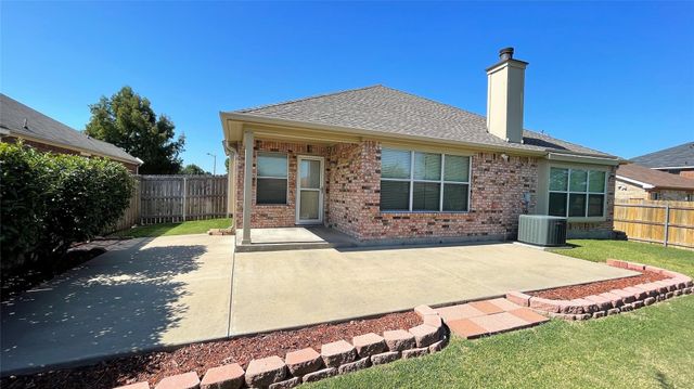 8203 Macgregor Drive, Arlington, TX 76002