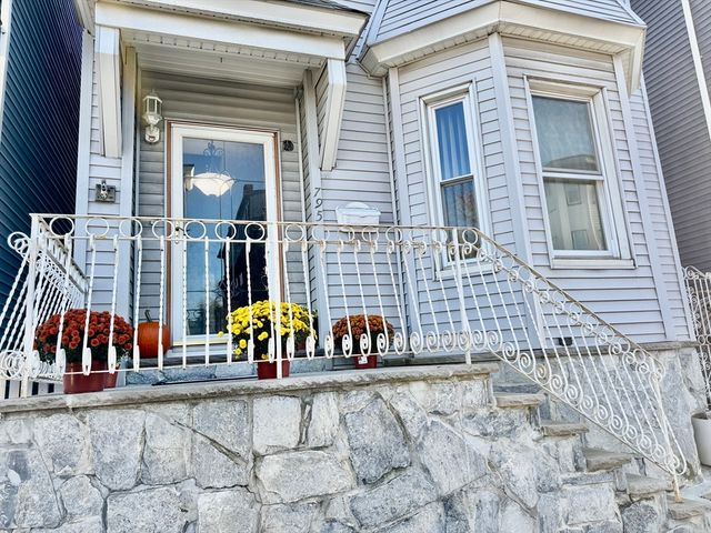 795 Saratoga St, Boston, MA 02128