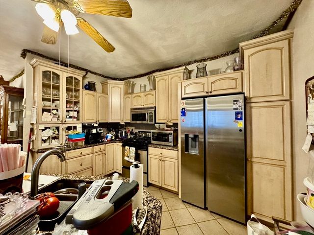 795 Saratoga St, Boston, MA 02128