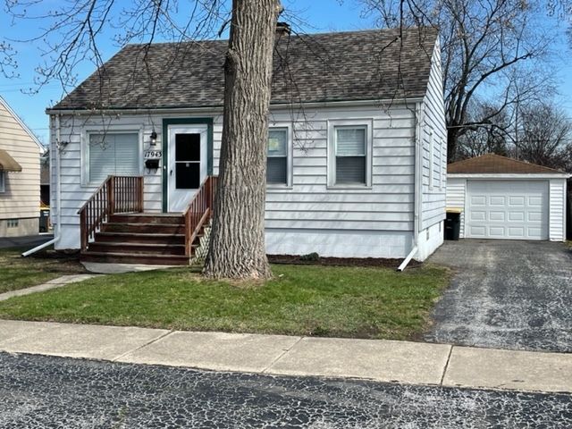 17943 Ridgewood Avenue, Lansing, IL 60438