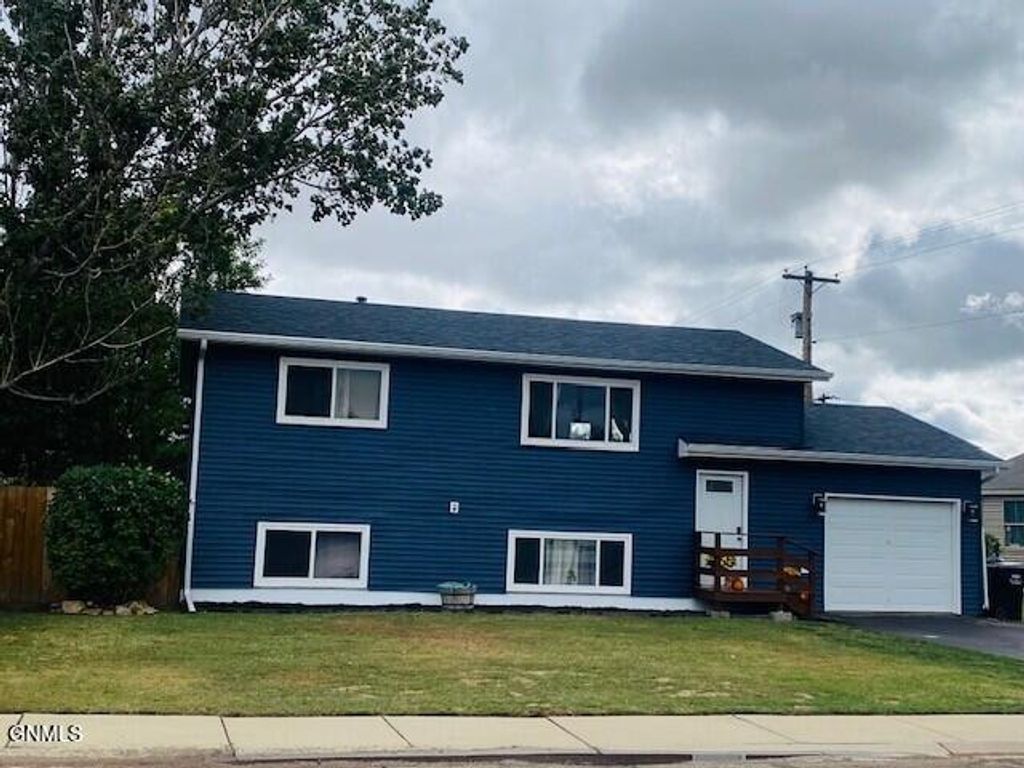 104 6th Street SW, South Heart, ND 58655 photo 2