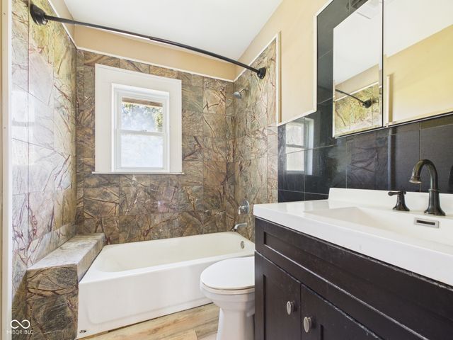 915 Arrow Avenue, Anderson, IN 46016