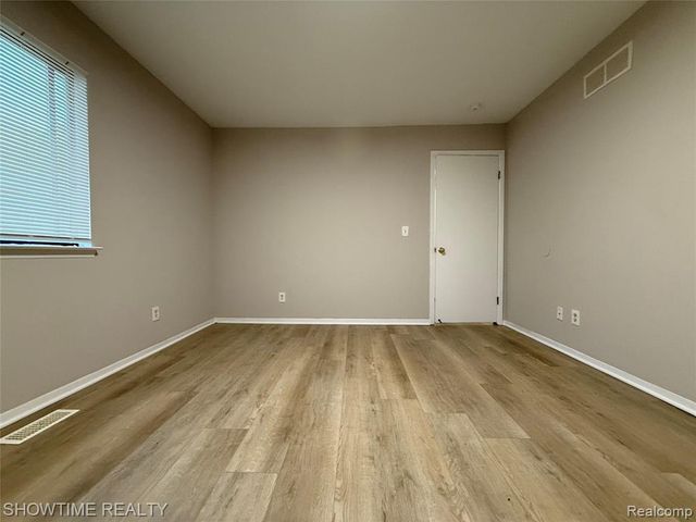 40860 Highpointe Drive, Clinton Township, MI 48038