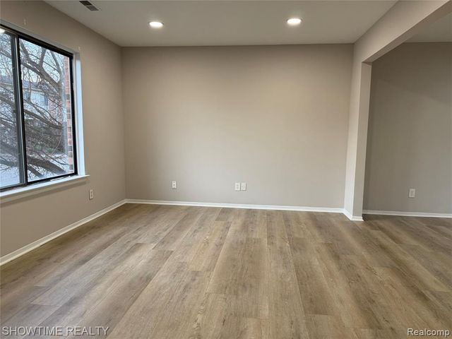 40860 Highpointe Drive, Clinton Township, MI 48038