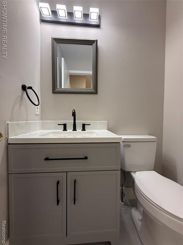 40860 Highpointe Drive, Clinton Township, MI 48038