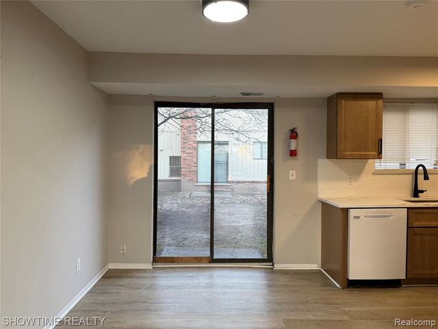 40860 Highpointe Drive, Clinton Township, MI 48038