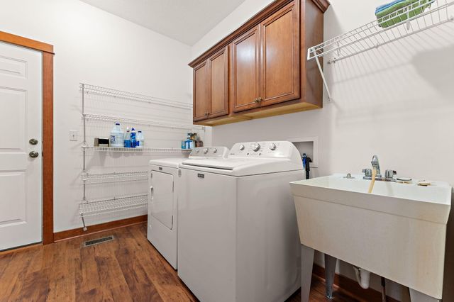 3700 Highland Circle, Valparaiso, IN 46383