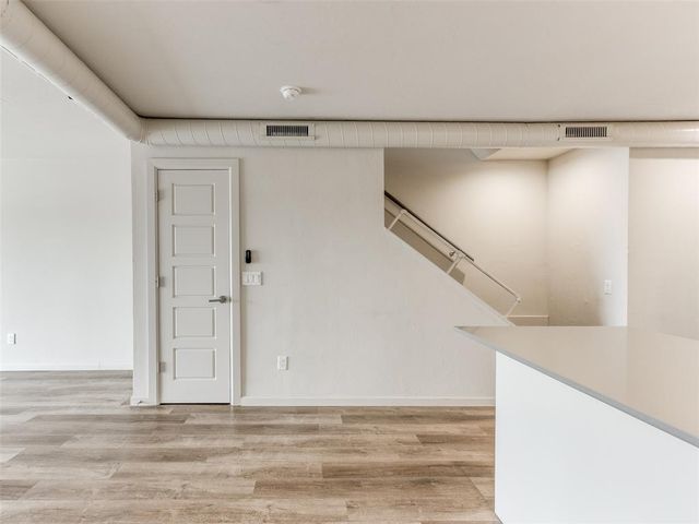 1110 Sherwood Lane 211, Nichols Hills, OK 73116