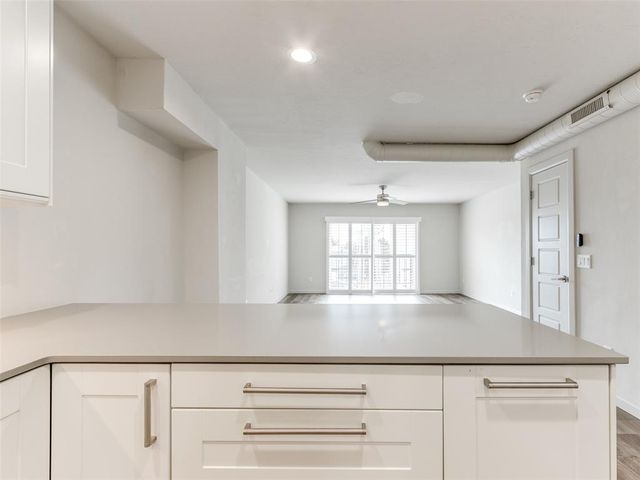 1110 Sherwood Lane 211, Nichols Hills, OK 73116