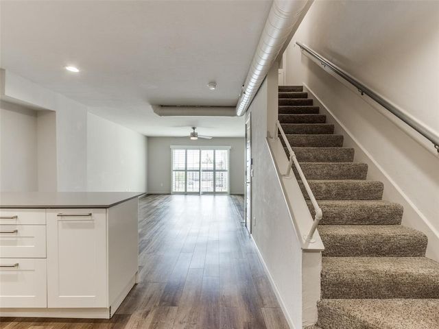 1110 Sherwood Lane 211, Nichols Hills, OK 73116