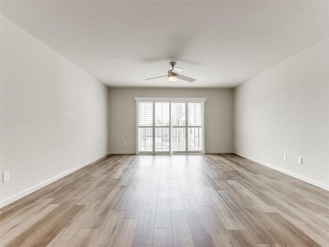 1110 Sherwood Lane 211, Nichols Hills, OK 73116