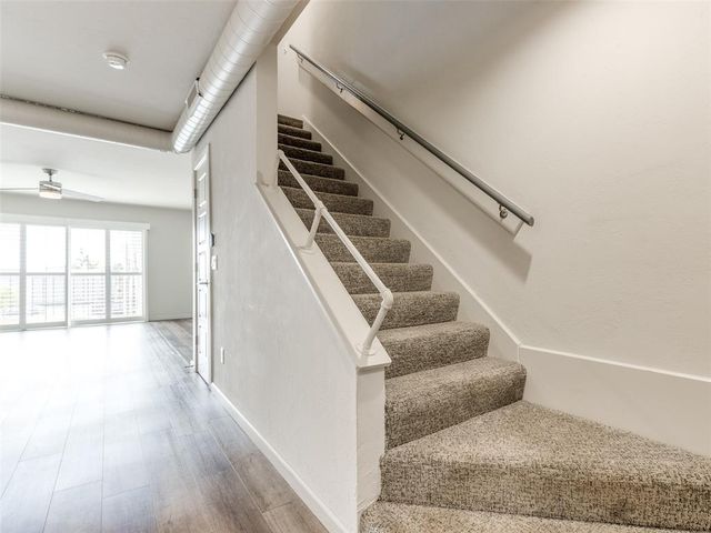 1110 Sherwood Lane 211, Nichols Hills, OK 73116