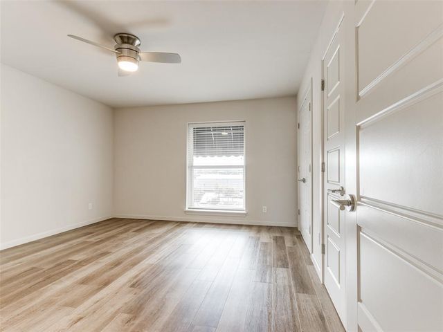 1110 Sherwood Lane 211, Nichols Hills, OK 73116