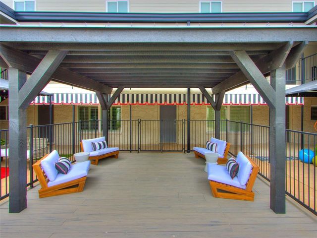 1110 Sherwood Lane 211, Nichols Hills, OK 73116