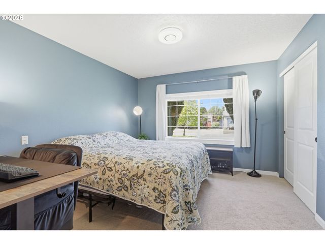 12040 Ne MORRIS St, Portland, OR 97220