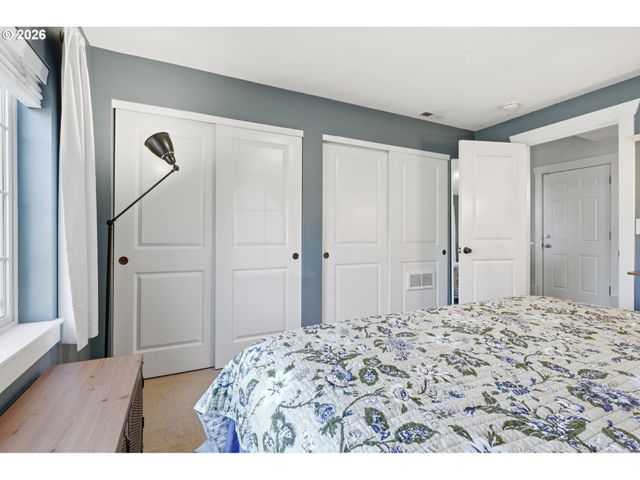 12040 Ne MORRIS St, Portland, OR 97220