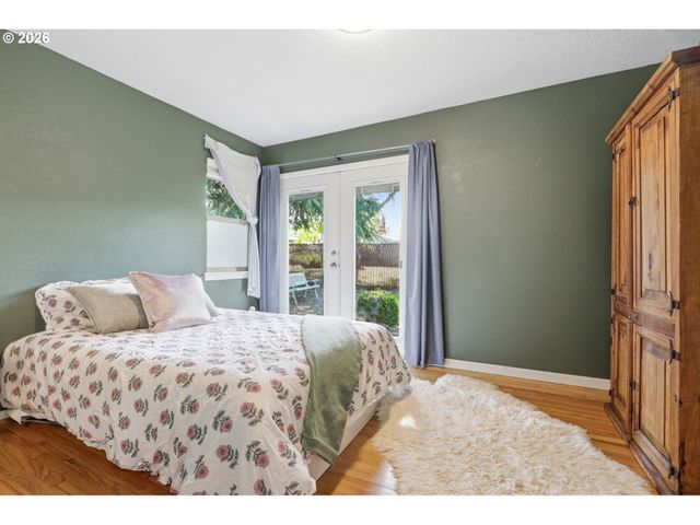 12040 Ne MORRIS St, Portland, OR 97220