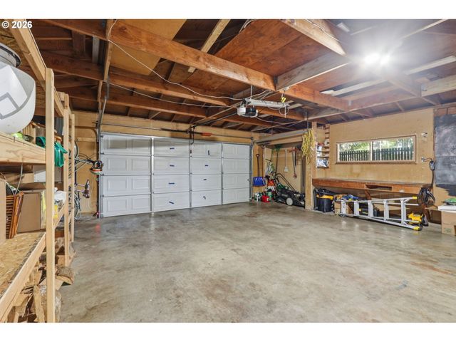 12040 Ne MORRIS St, Portland, OR 97220