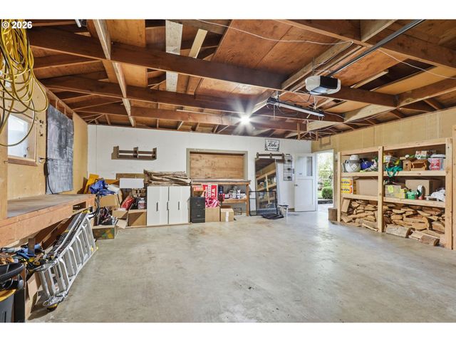 12040 Ne MORRIS St, Portland, OR 97220