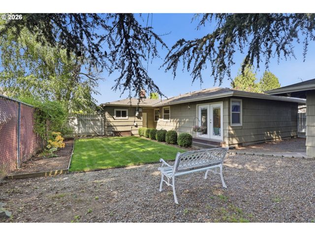 12040 Ne MORRIS St, Portland, OR 97220