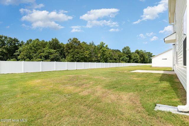 25 W Emily Gardens Drive, Selma, NC 27576