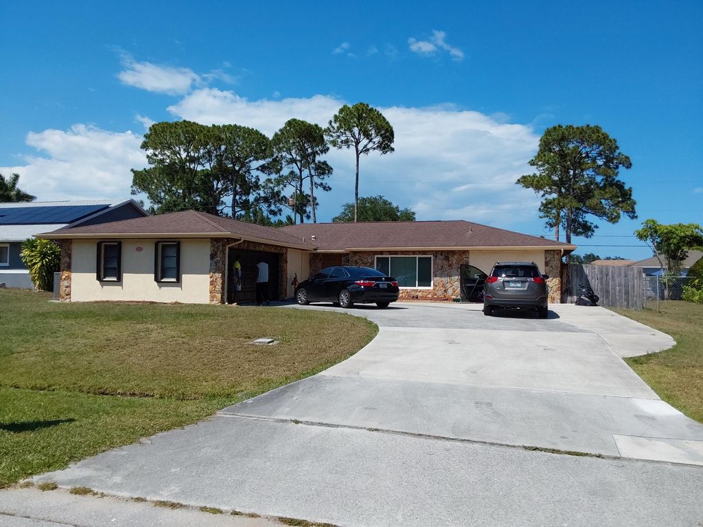 1179 SE Proctor Lane, Port St Lucie, FL 34953