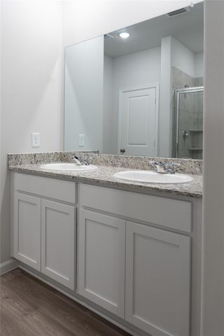 64 Valiant Ridge Trail, Magnolia, TX 77354