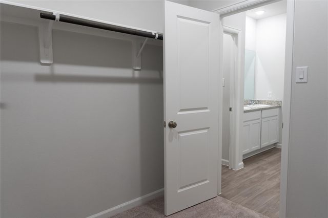 64 Valiant Ridge Trail, Magnolia, TX 77354