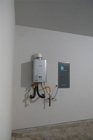 64 Valiant Ridge Trail, Magnolia, TX 77354