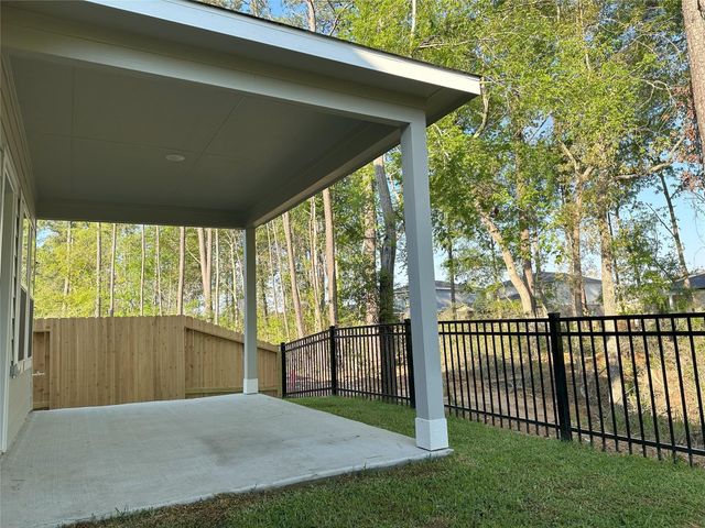 64 Valiant Ridge Trail, Magnolia, TX 77354