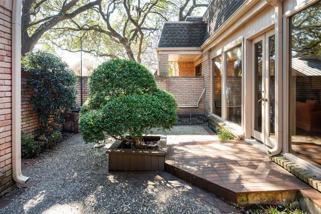 5805 Farquhar Lane, Dallas, TX 75209