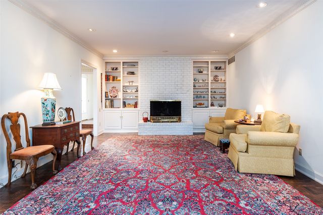 5805 Farquhar Lane, Dallas, TX 75209