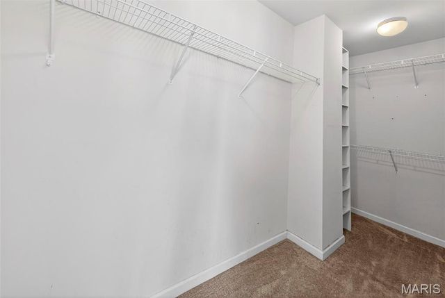 1102 Mosswoods Court, Fenton, MO 63026