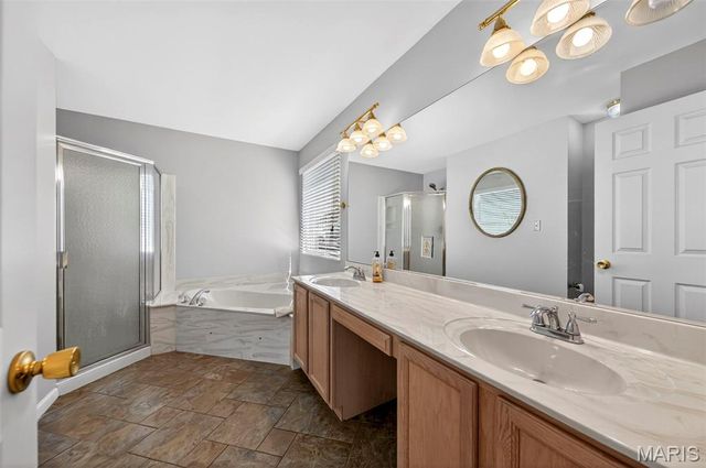 1102 Mosswoods Court, Fenton, MO 63026