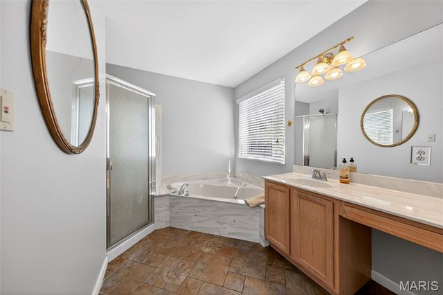 1102 Mosswoods Court, Fenton, MO 63026