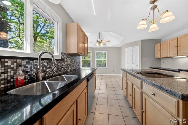 1102 Mosswoods Court, Fenton, MO 63026