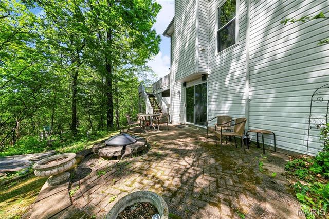 1102 Mosswoods Court, Fenton, MO 63026