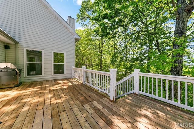 1102 Mosswoods Court, Fenton, MO 63026
