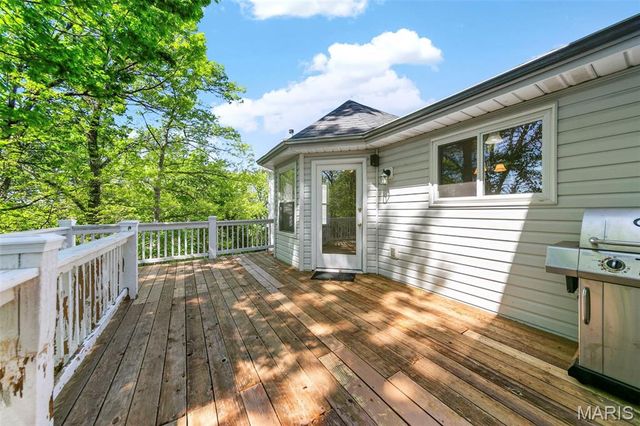 1102 Mosswoods Court, Fenton, MO 63026