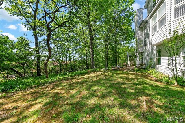 1102 Mosswoods Court, Fenton, MO 63026