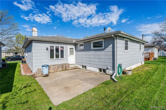 21 Grand Prix Drive, Cheektowaga, NY 14227