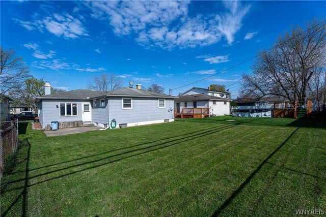 21 Grand Prix Drive, Cheektowaga, NY 14227