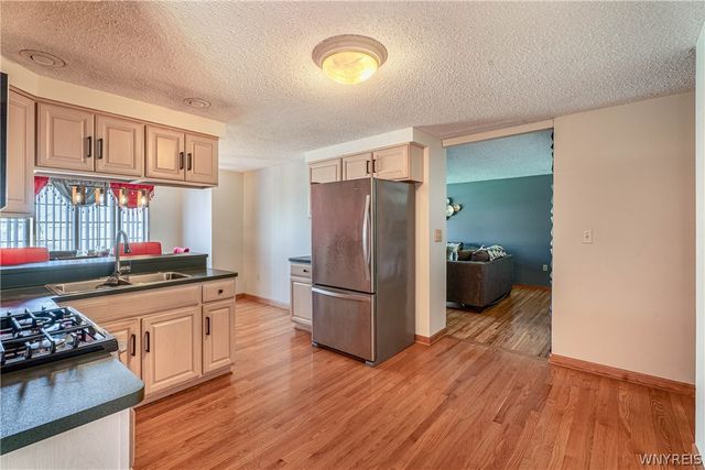 21 Grand Prix Drive, Cheektowaga, NY 14227