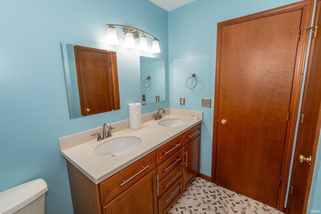 54400 Mystique Drive, Mishawaka, IN 46545