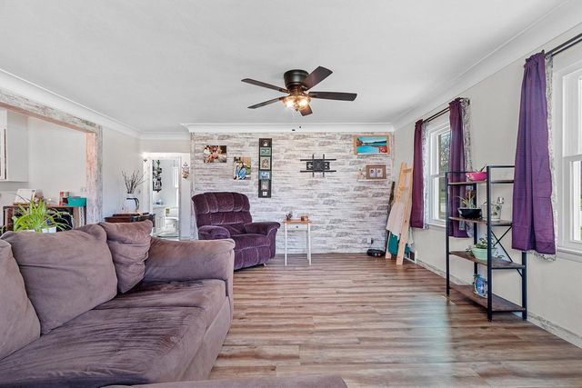 1295 HICKORY HILL DRIVE, Green Bay, WI 54304
