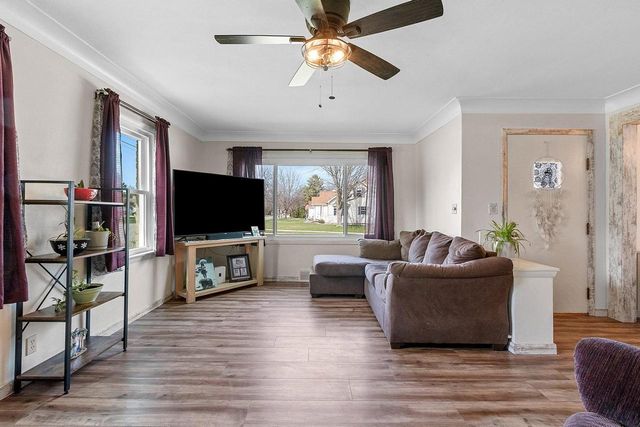 1295 HICKORY HILL DRIVE, Green Bay, WI 54304