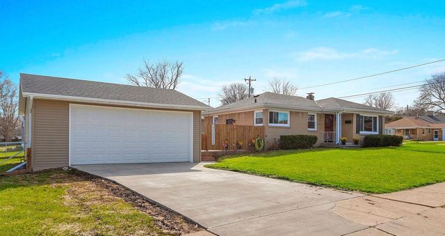 1295 HICKORY HILL DRIVE, Green Bay, WI 54304