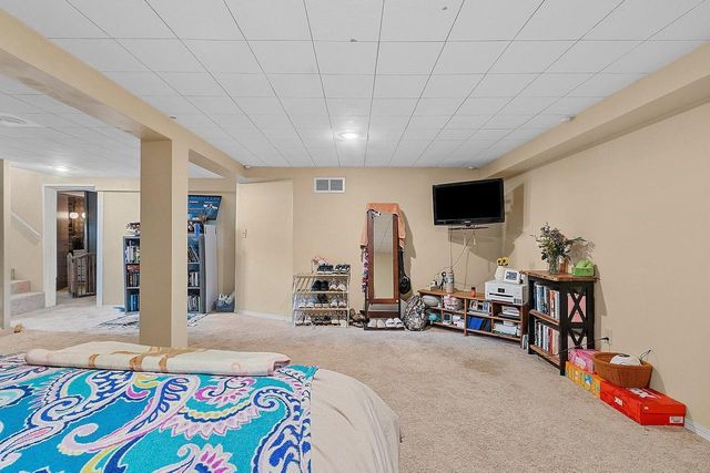 1295 HICKORY HILL DRIVE, Green Bay, WI 54304