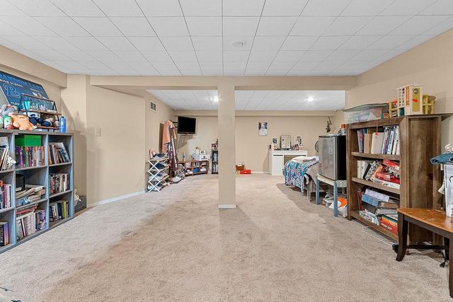1295 HICKORY HILL DRIVE, Green Bay, WI 54304